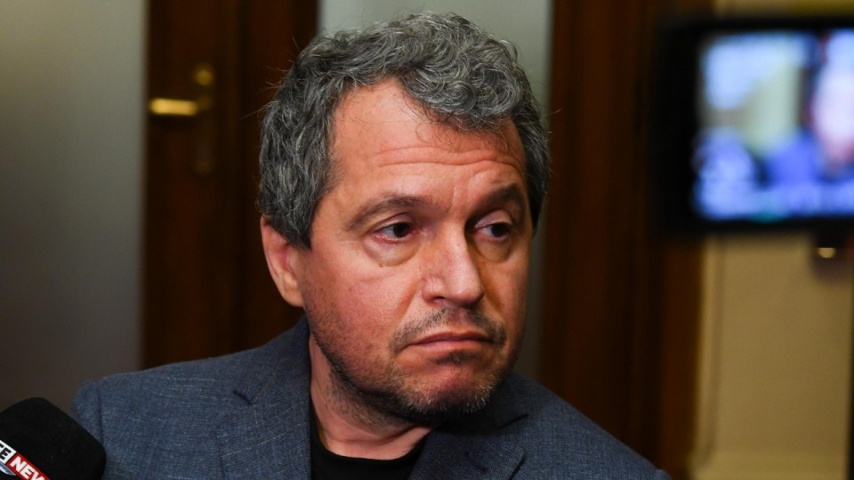 Тошко Йорданов към „сглобката“: Нямате срам и достойнство! Чий министър е Калин Стоянов?