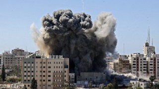 Ужас! Израел бомбардира бежанските лагери в Газа
