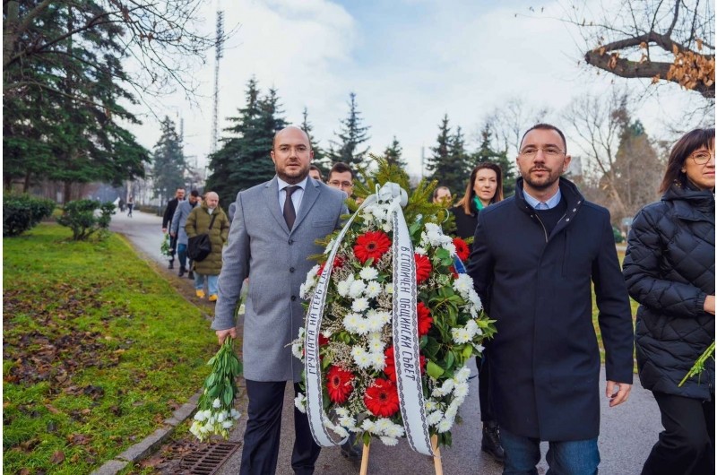 ГЕРБ-София почете паметта на Ботев, традиционния Богоявленския водосвет и Освобождението на столицата