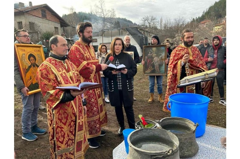 ГЕРБ-София почете паметта на Ботев, традиционния Богоявленския водосвет и Освобождението на столицата