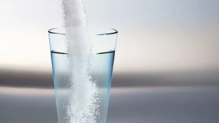 Експерти разкриха причината, поради която захарта вече не се разтваря във вода