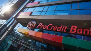 ProCredit мълчи защо кредитира губеща офшорка за къщата на Чаталджа