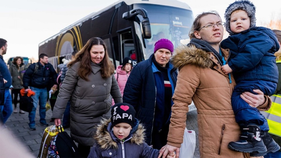 Bild: Опитът на Германия да накара украинските бежанци да работят се провали