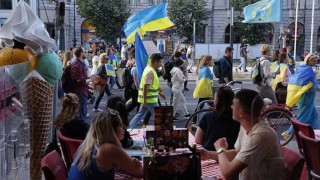 Неблагодарни украинци изхвърлиха прясна храна в боклука