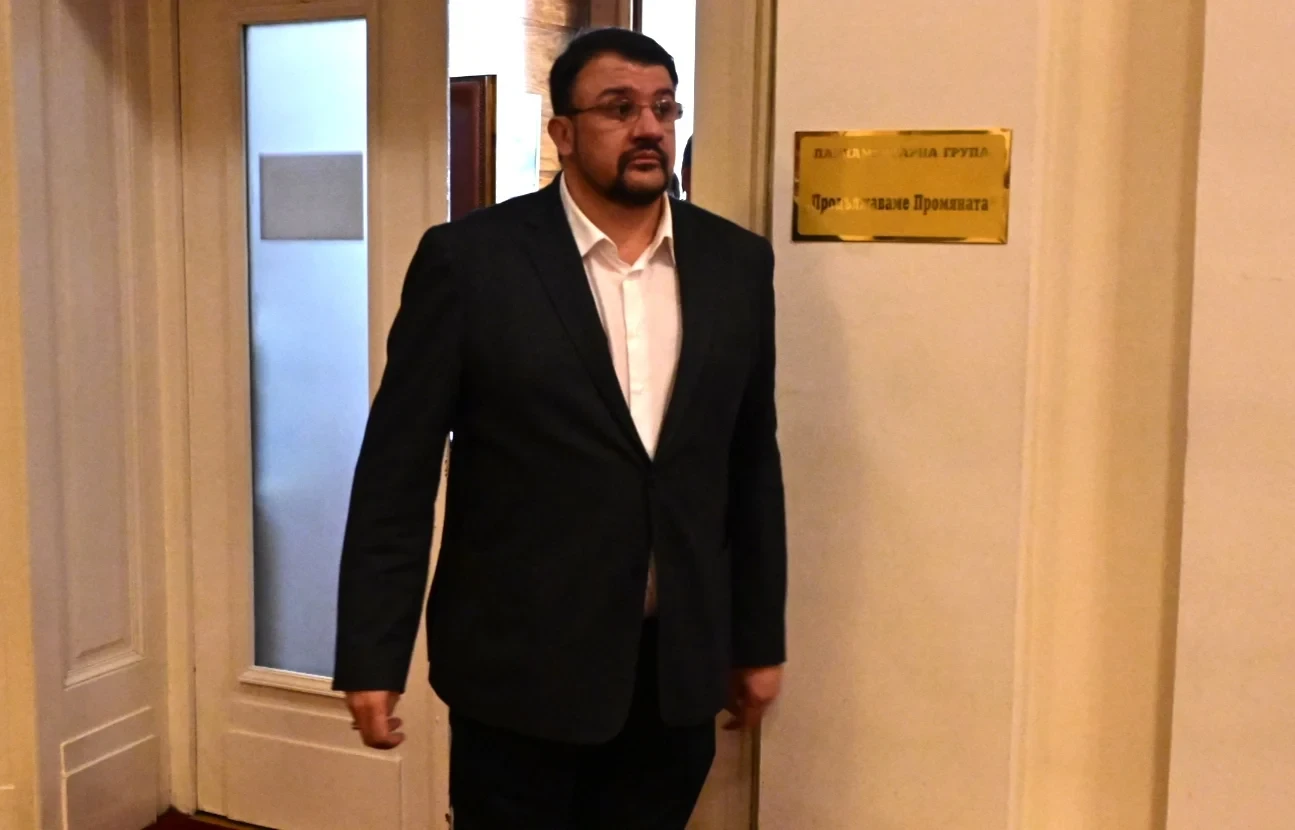 Ананиев направи нечуван гаф навръх 3-ти март, цялата мрежа го взе на подбив СНИМКИ