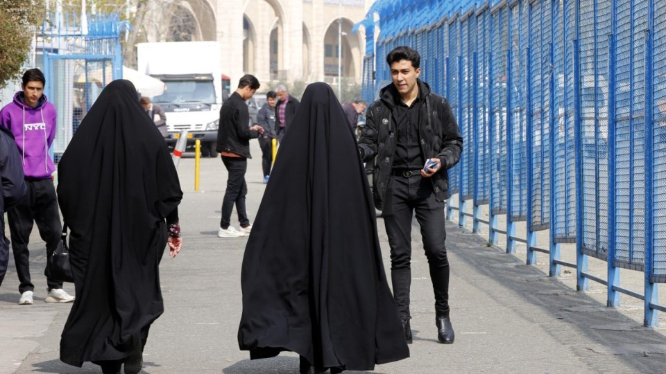 Как живеят жените в Иран днес?