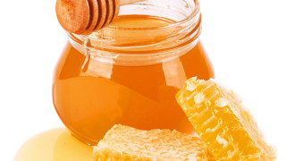 Пробутват и мед с изтекъл срок на годност
