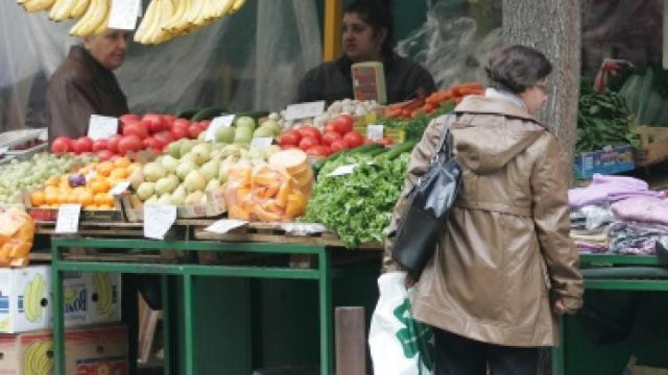 Свежи плодове на първа линия, а пълнят торбите с изгнили