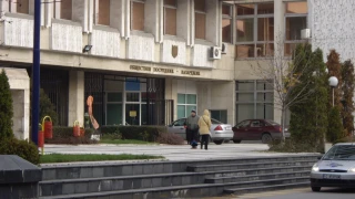 Кметът на Пазарджик от ПП/ДБ урежда близки до партията му фирми за доставчици в детските градини с натиск