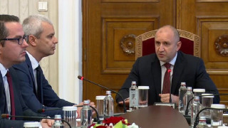 Костадинов: "Възраждане" няма да подкрепи кабинет на малцинството, той ще бъде "Орешарски - 2"