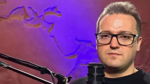 Тези награди като Букър, Жан Моне, Ангелус и т.н. не са за литература, приятели.  Те са сертификат за правилна идеология