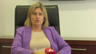 Опозицията в РСМ иска оставката на Саня Божиновска заради българското ѝ гражданство