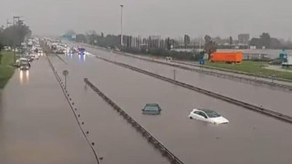 Барселона под вода: Нови проливни дъждове спряха влаковете и отмениха полети в Каталуня (ВИДЕО)