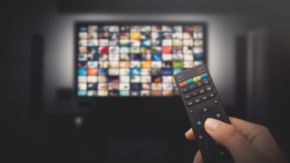 Какъв нескрит цинизъм се лее от тв ефира тази вечер