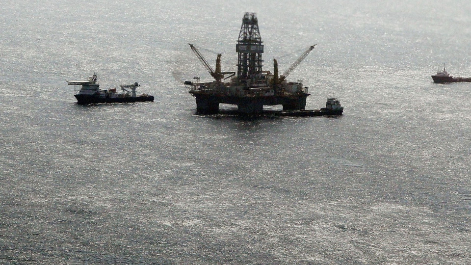 Турски сондажен кораб ще издирва газ в район на Черно море край ИИЗ на България