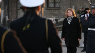 Киселова: Днешният ден е пример, че трябва да сме в коалицията на желаещите мир, а не война
