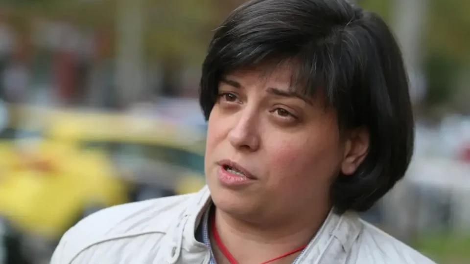Диана Русинова: Ще отнеме много време преди мерките на държавата за пътната безопасност да дадат някакъв резултат Диана Русинова: Ще отнеме много време преди мерките на държавата за пътната безопасност да дадат някакъв резултат
