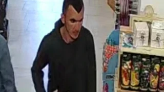 Наглец задигна кутия с дарения за болно момиче (СНИМКИ)
