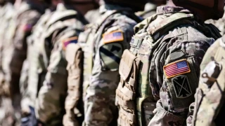 САЩ започват да освобождават транссексуални военнослужещи