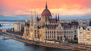 Унгария изгони двама украински дипломати, след като СБУ залови унгарски шпиони