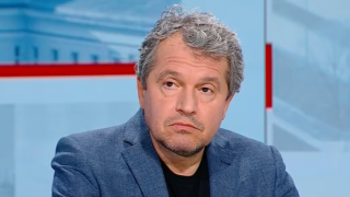 Тошко Йорданов – политическият виц, който още се взема насериозно