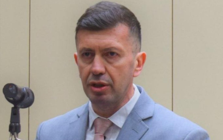 Питане: Неграмотен ли е ректорът на Академията на МВР ст. комисар доц. д-р Иван Видолов? (ДОКУМЕНТ)