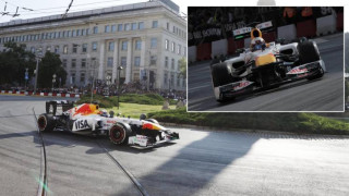 Истинско шоу в София: Никола Цолов профуча с болид от F1 в центъра на града