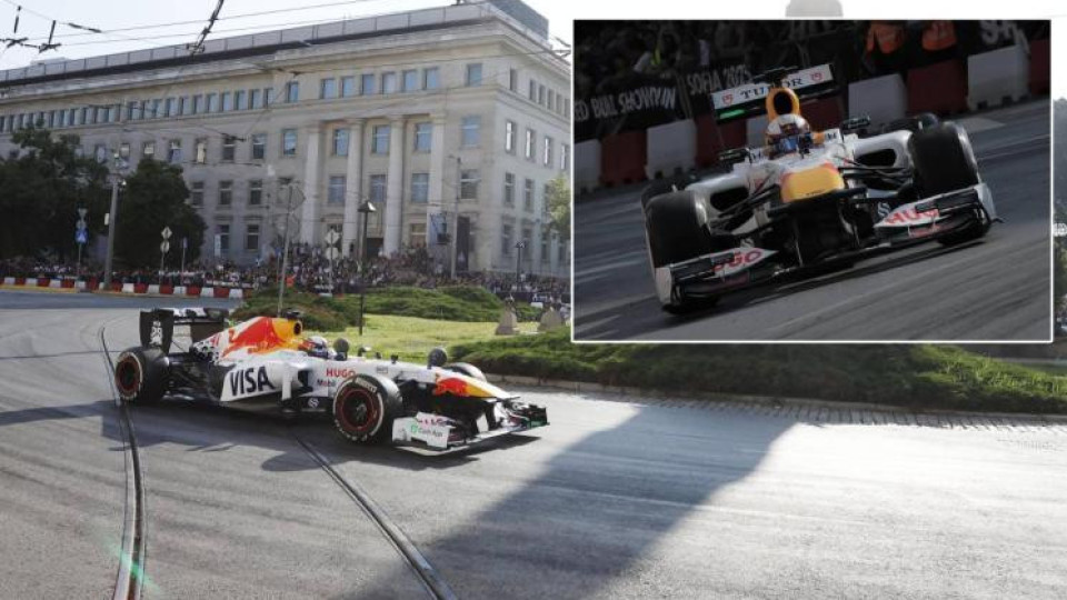 Истинско шоу в София: Никола Цолов профуча с болид от F1 в центъра на града