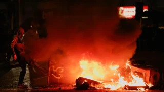 Румънчета подпалиха Северна Ирландия