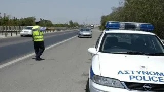 Митове и джапанки: Гръцката полиция срещу българския турист (или обратното)