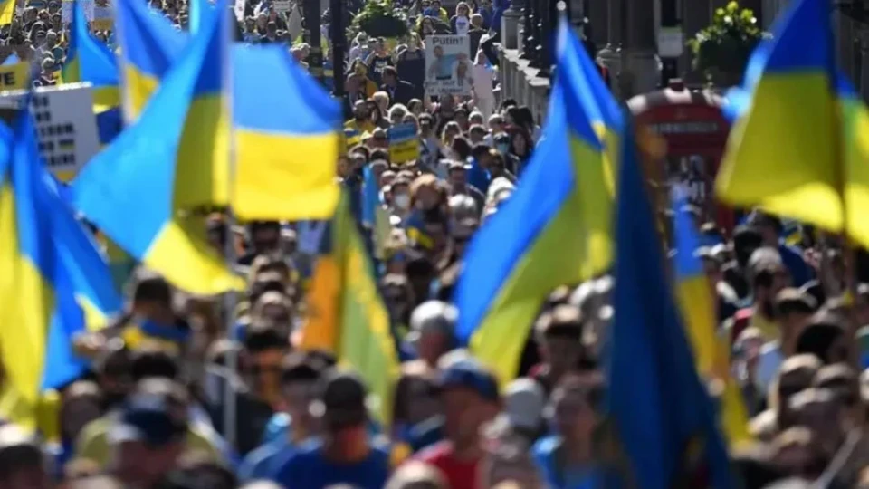 Протестиращи на Майдана в Киев призовават Тръмп да възстанови реда в Украйна