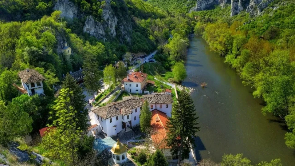 Има ли скрито съкровище край Черепишкия манастир?
