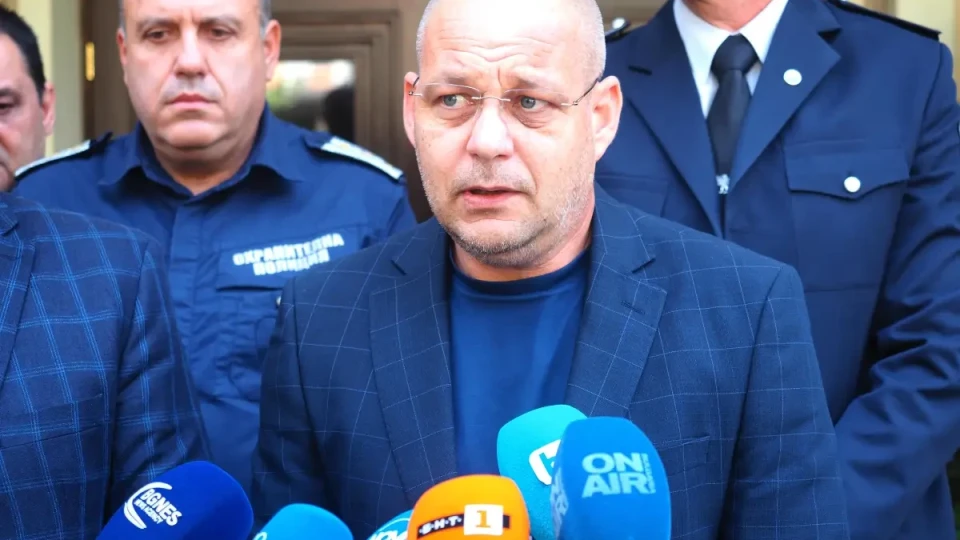 Оперативният щаб в МВР: Четири големи пожара горят в страната- в Лесово, Илинденци, Трънско и русенското село Николово