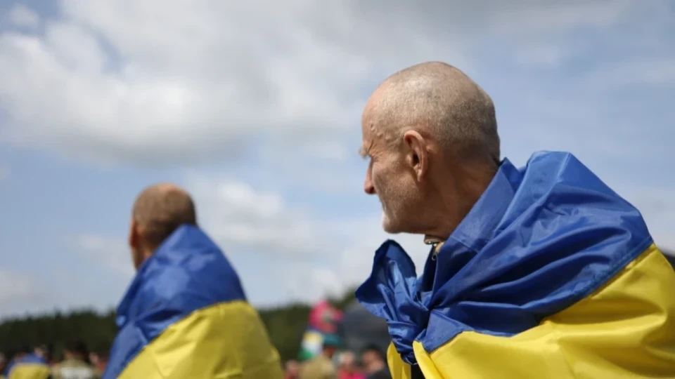 Украинци на възраст 60+ ще служат във ВСУ на Украйна, Зеленски подписа закона