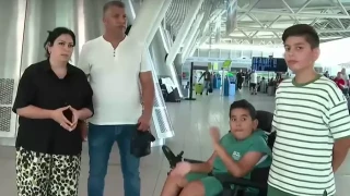 Родителите на сваленото от полет дете в инвалидна количка: В Тулуза и Малта нямаше проблем