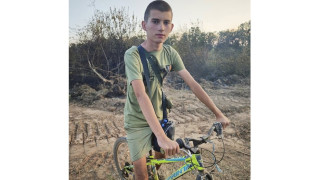 Сред огъня и пепелта: 16-годишен доброволец вдъхва надежда в Сунгурларе