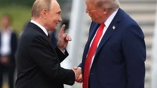 Историческа среща: Тръмп и Путин си стиснаха ръцете преди срещата на върха в Анкъридж