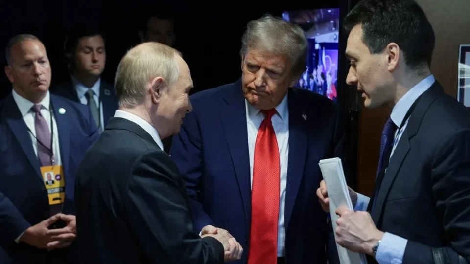 Тръмп подари на Путин статуя на орел, а на лидерите на ЕС и Зеленски – държачи за химикали