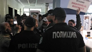Наложи се намесата на спецчасти, за да укротят протестиращите пред болницата в Русе
