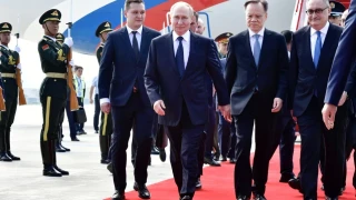 Путин пристигна в Китай: Какво цели с безпрецедентната си визита?