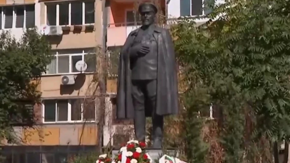 Ген. Владимир Вазов - героят от Дойран, вече има паметник в София