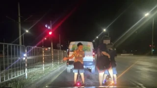Деца с тротинетки играят с живота си. Ще глобят ли родителите им?