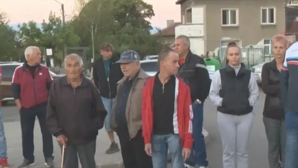 Психично болен тормози съседите си в Бухово: Запали дрехата на майка ми, тя почина в болницата