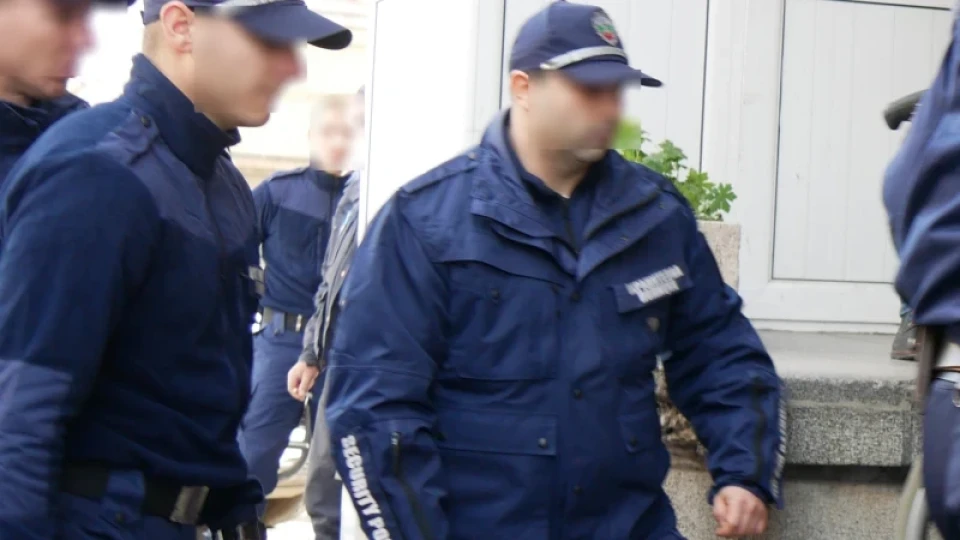 Полиция нахлу в Община Несебър и офисите на РДНСК и РИОСВ в Бургас
