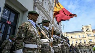 Армията може да бъде разположена по улиците на Брюксел, заяви министърът на отбраната