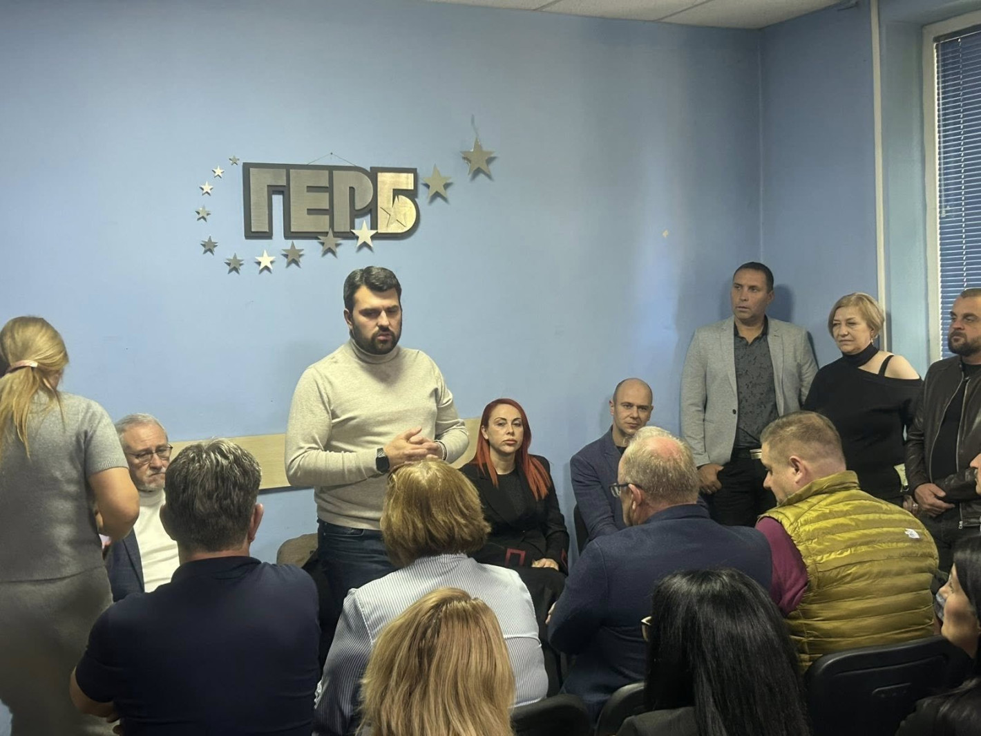 След рейда на ГЕРБ по места: Атака към министри на БСП и ИТН, не искат избори, а Борисов - премиер
