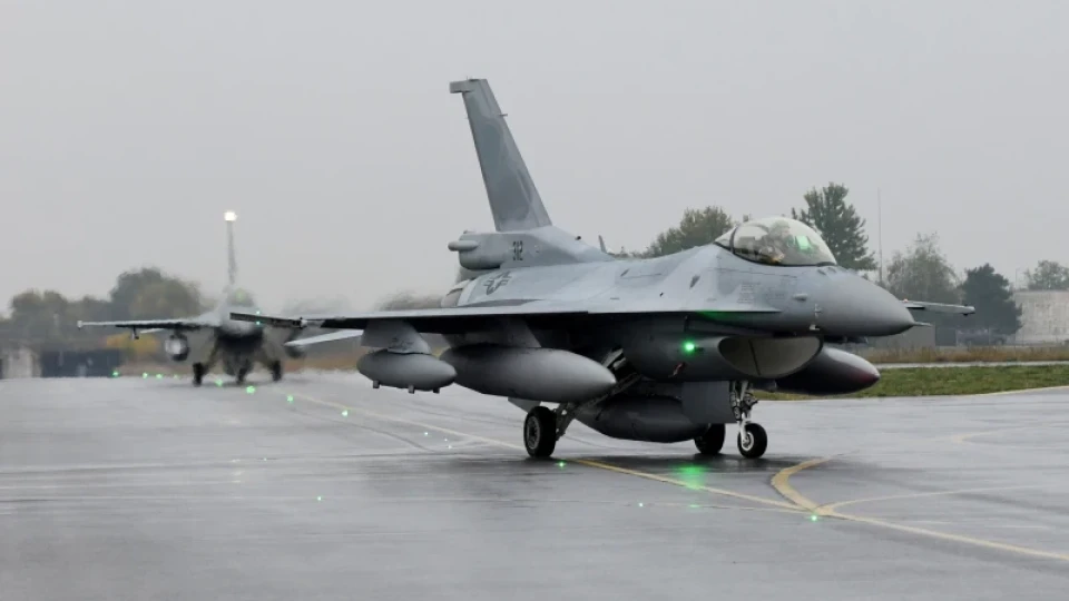 Още два самолета F-16 пристигнаха в България