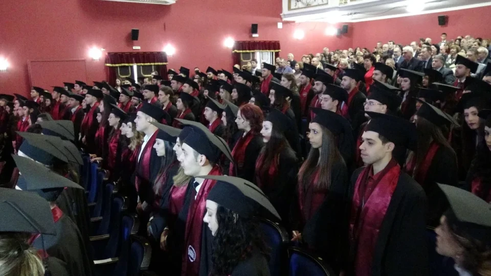Би Би Си: Защо студентите по медицина избират България пред Великобритания