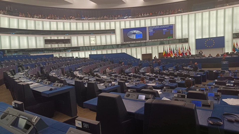 Празна зала в Европейския парламент за дебата за правосъдието в България