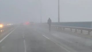 Тротинеткаджия в мъглата на Аспаруховия мост възмути шофьорите